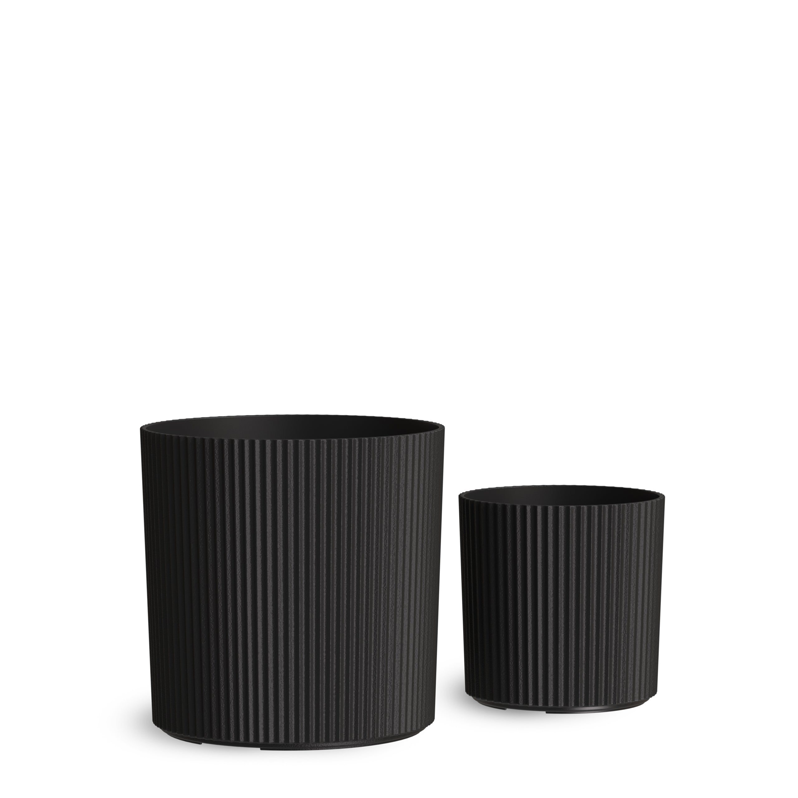 Mayne Serene Round Ribbed Planter with Drainage Hole