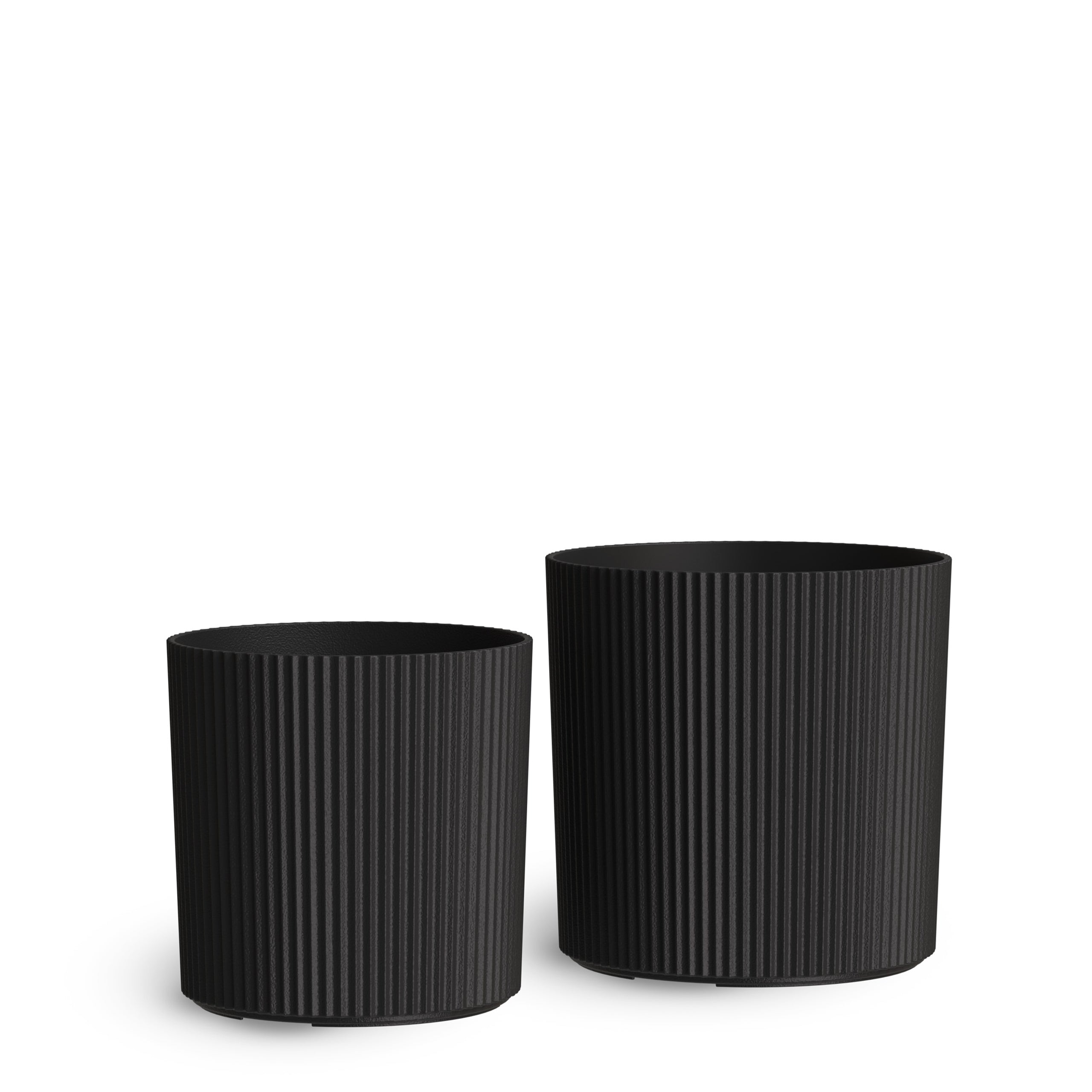 Mayne Serene Round Ribbed Planter with Drainage Hole