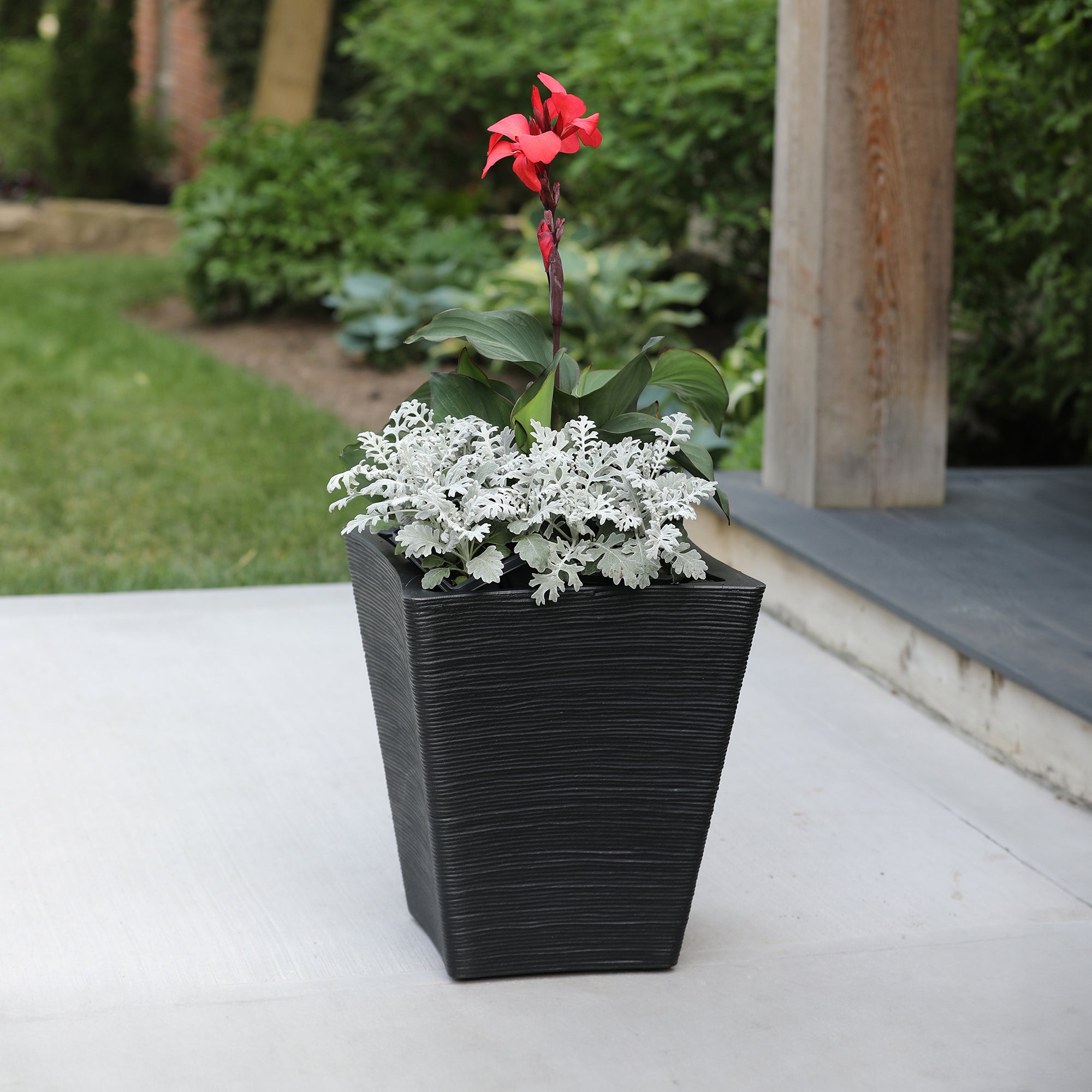 Mayne Bristol 18in Tall Planter