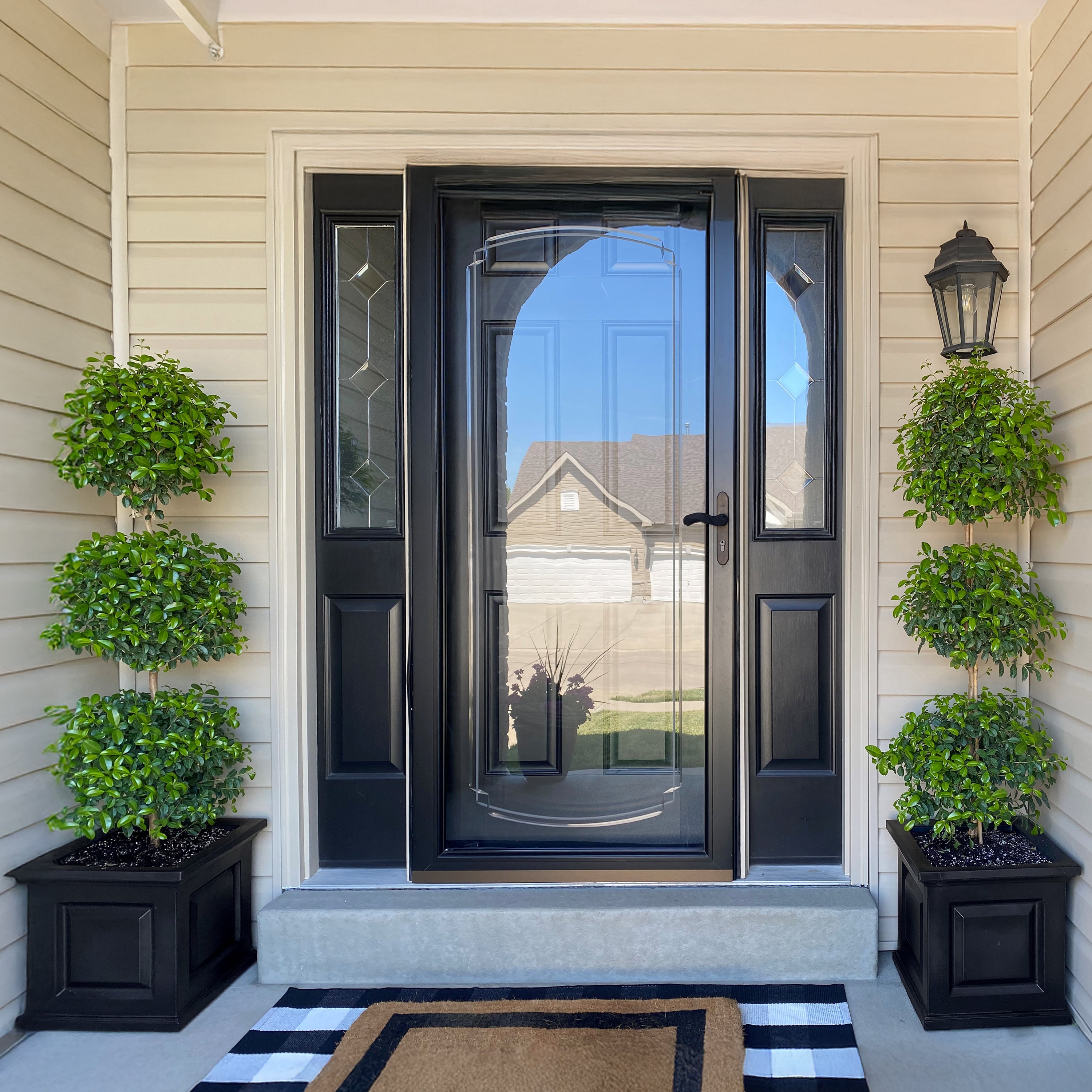 Mayne Nantucket 16in Square Planter
