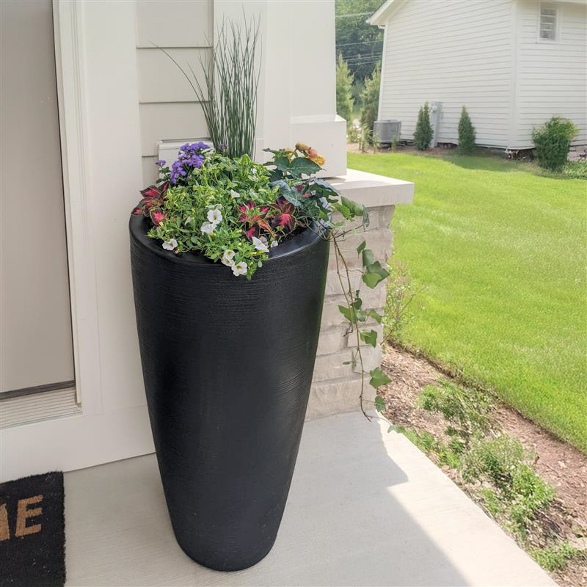 Mayne Modesto 32in Tall Planter