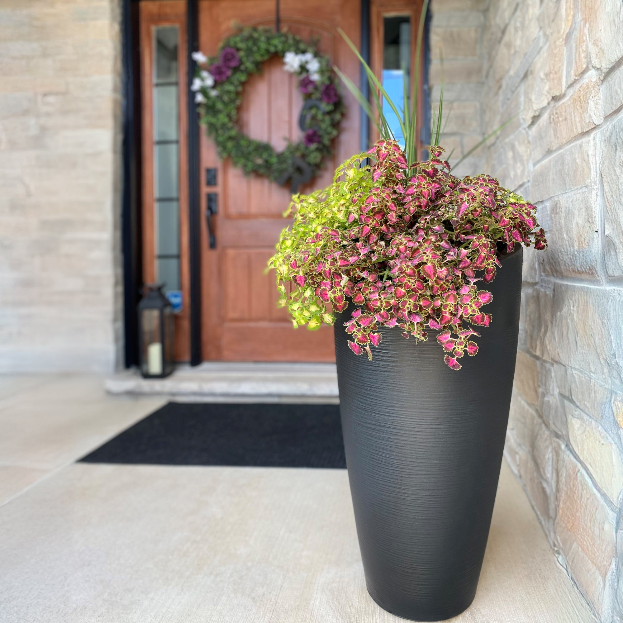 Mayne Modesto 32in Tall Planter