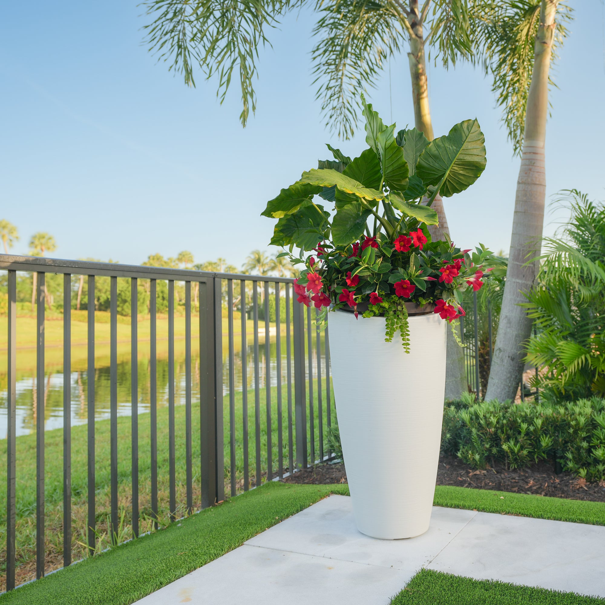 Mayne Modesto 32in Tall Planter