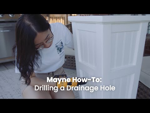 Mayne Modesto 32in Tall Planter
