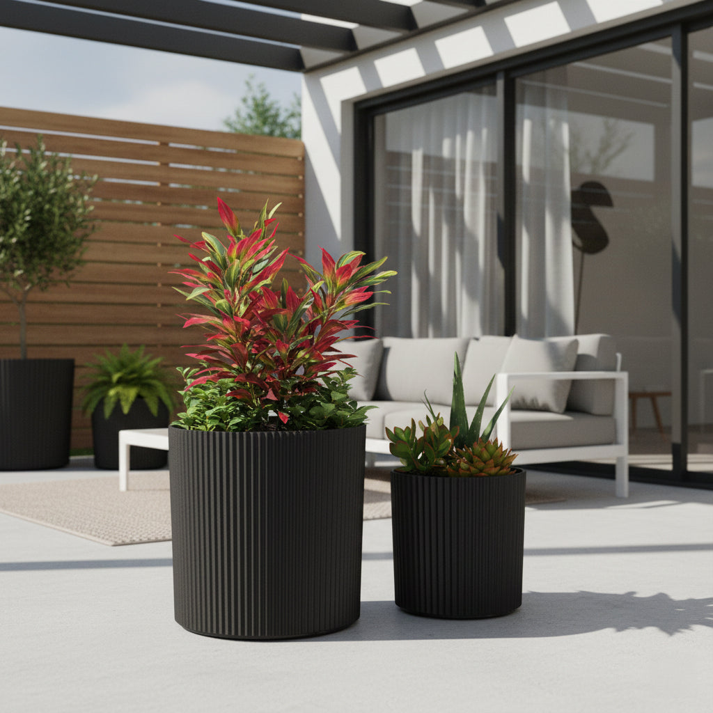 Mayne Serene Round Ribbed Planter with Drainage Hole Black 10in