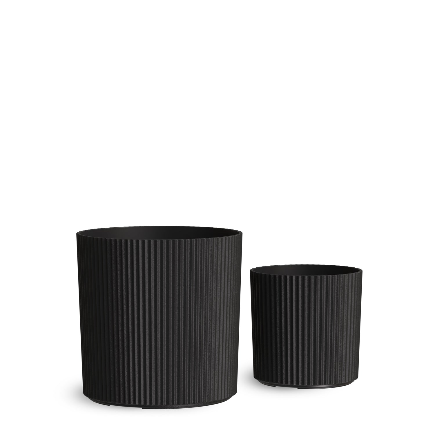 Mayne Serene Round Ribbed Planter with Drainage Hole