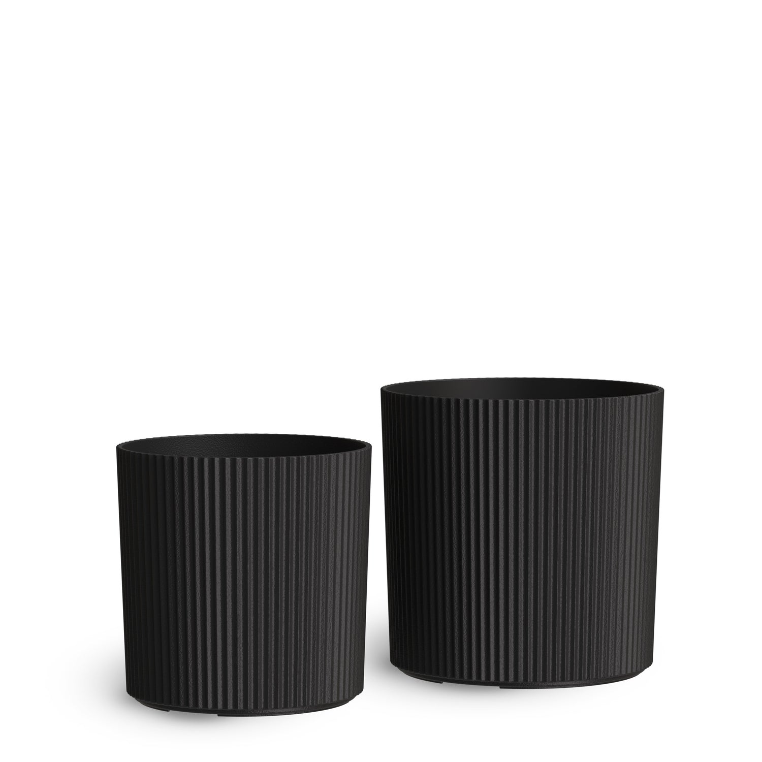 Mayne Serene Round Ribbed Planter with Drainage Hole