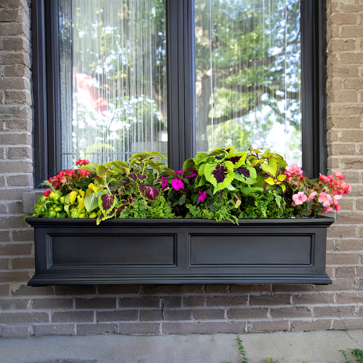 mayne window box planters Mayne Fairfield 4ft Self-Watering Window Box with Steel Wall Mount Bra – Mayne Inc