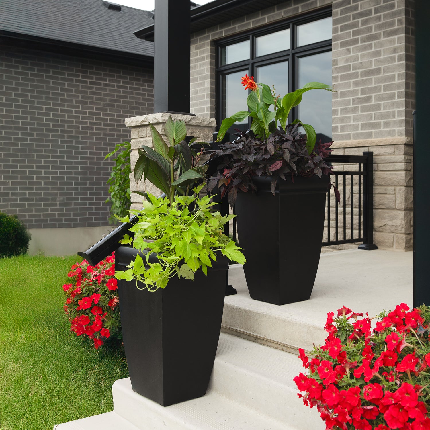 Chelsey 28in Tall Planter (2-pack)