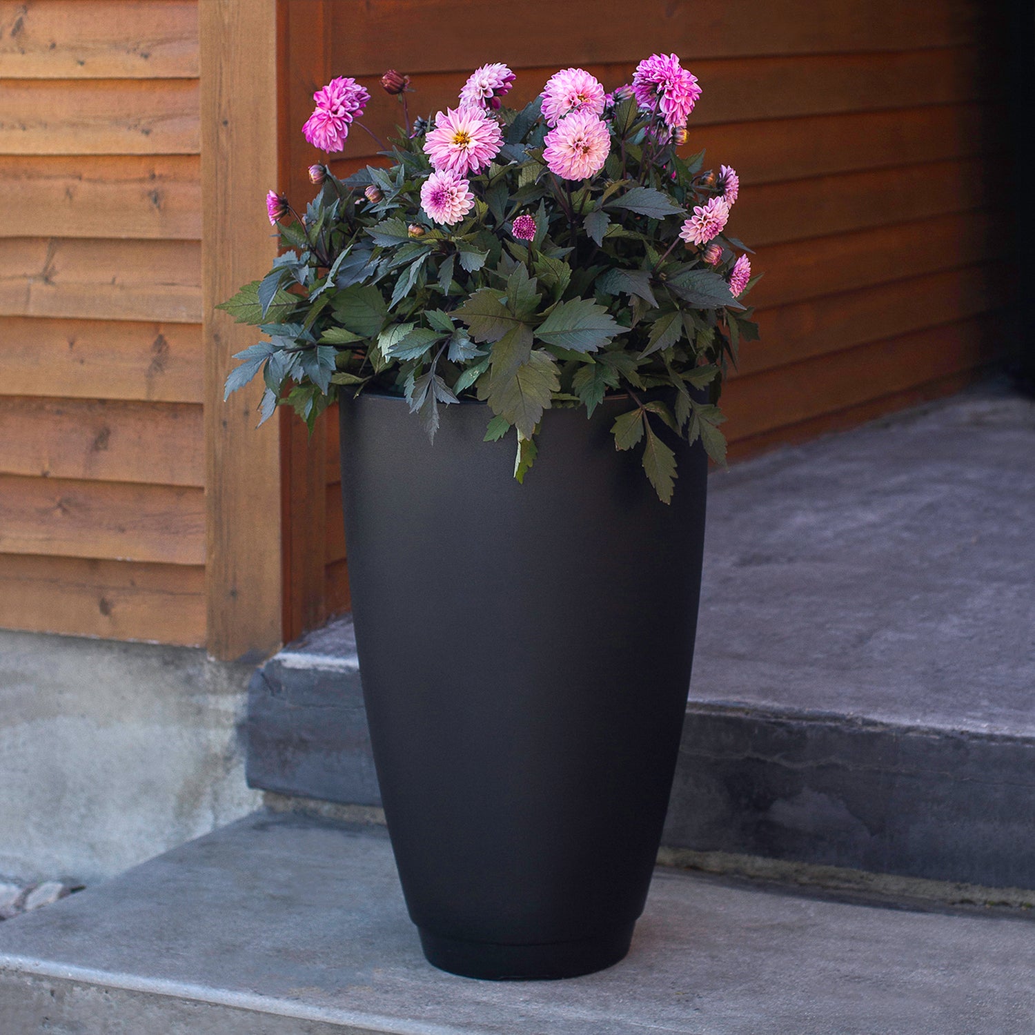 26 inch planter pots Mayne Caprio 26-Inch Self-Watering Tall Planter (Black)